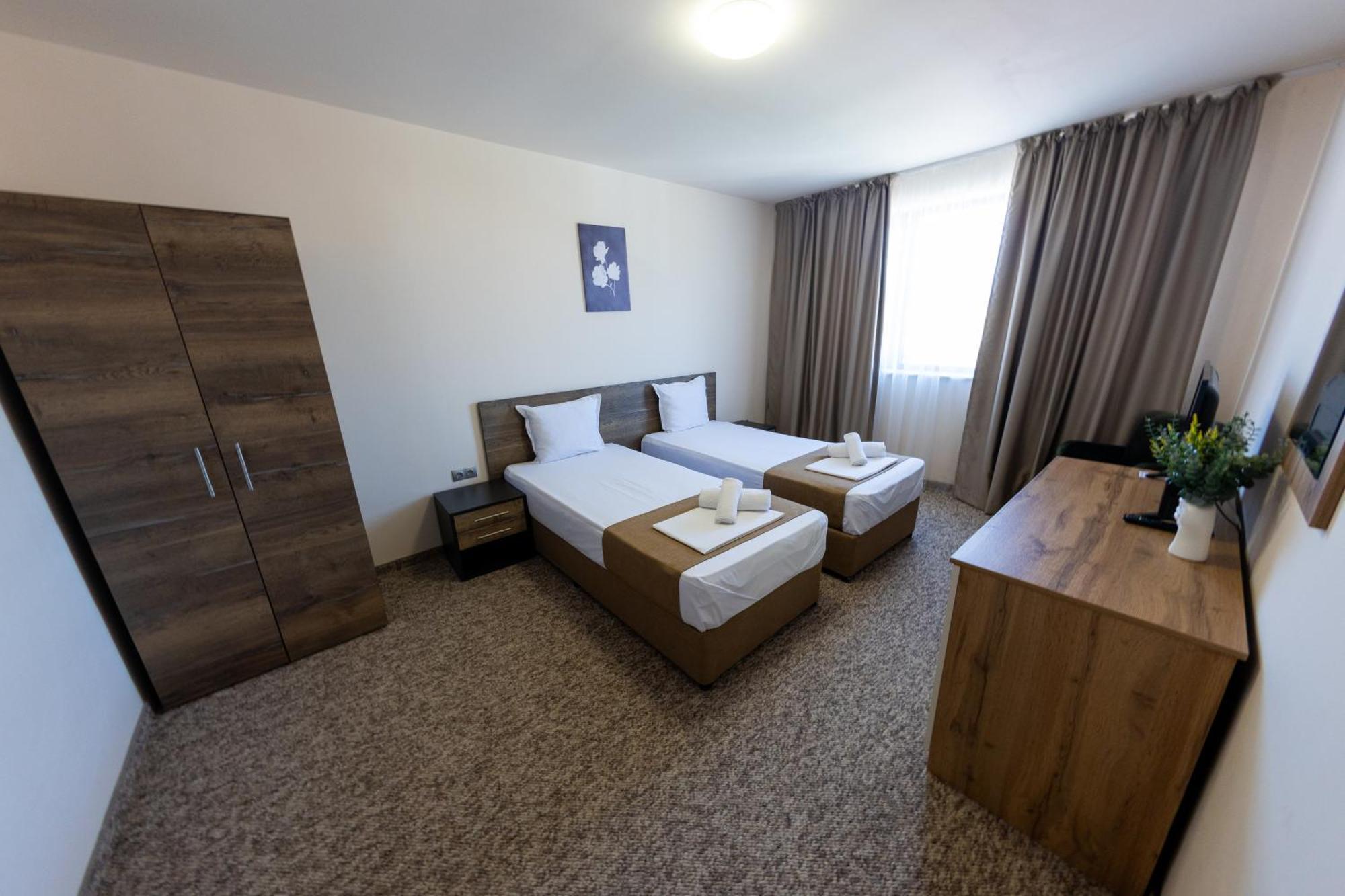 City Plaza Botevgrad Exterior photo